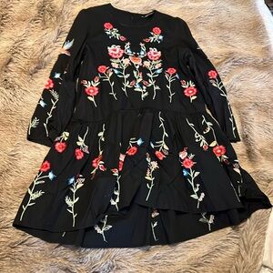 Embroidery dress L